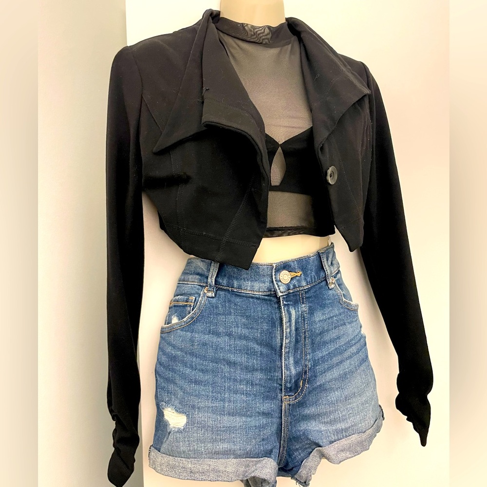 Cropped jacket / shrug
